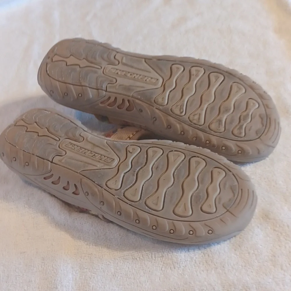 Skechers Women's Beige and Multicolor Sandals Size 7